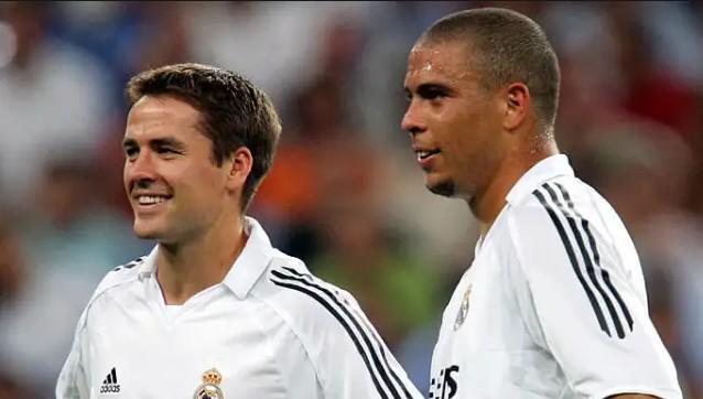 她几乎找不 她几乎找不